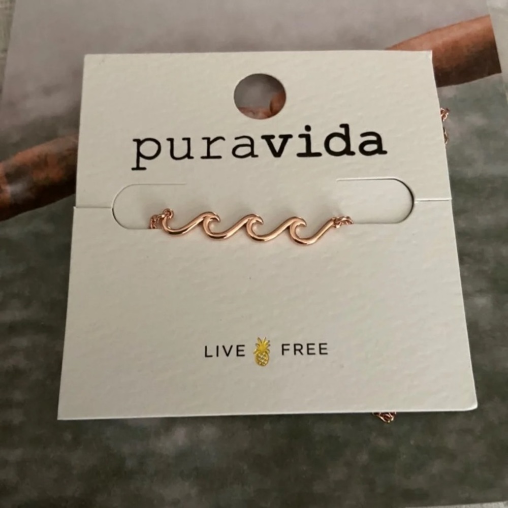 Rose gold wave necklace